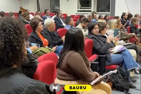 CONSELHOS SE REÚNEM PARA ESCUTAR JUVENTUDE E POPULAÇÃO EM BAURU, MAS SECRETÁRIA LÚCIA ROSIM VAI EMBORA SEM OUVIR NINGUÉM