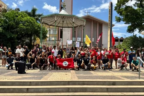 Movimentos de Bauru ocupam Praça Rui Barbosa em defesa da soberania da América Latina